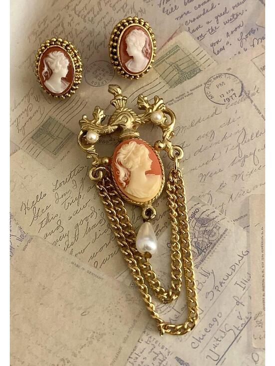 Jewelry - Vintage Carved Shell Portrait Cameo Chain Swag Brooch & Earring Set